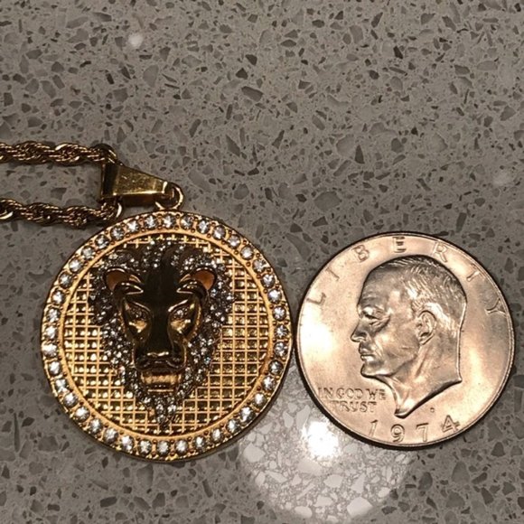 30” Gold Chain w/ 2’ “Silver Dollar Size” Lion Med - Picture 2 of 6